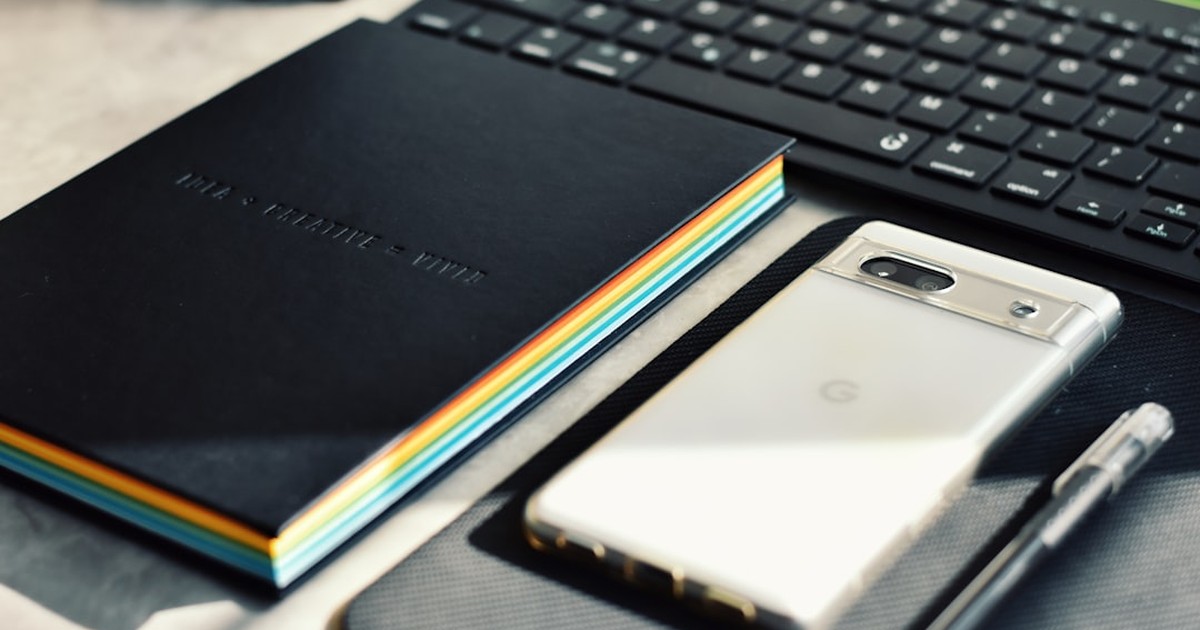 【2026年4月最新】NotebookLMの使い方完全ガイド｜Googleの「ソース限定型AI」で業務の情報整理を自動化する方法