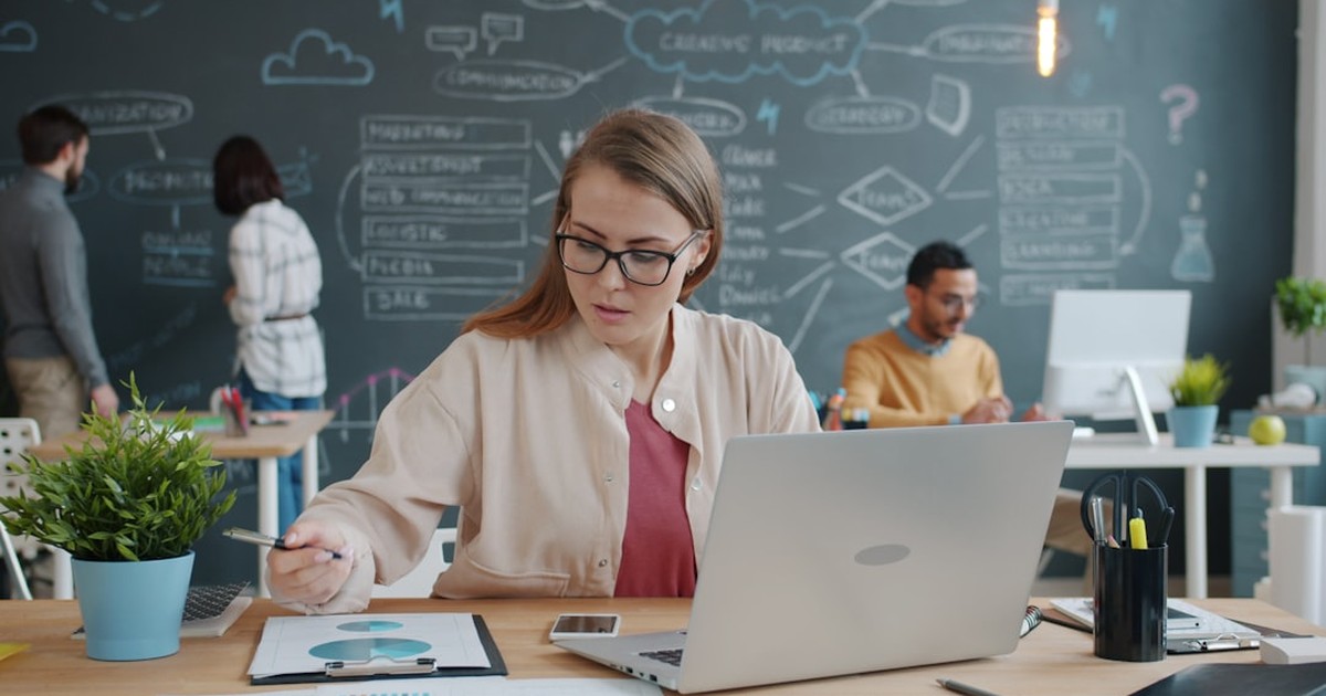 【2026年4月最新】NotebookLMとClaudeでパワポ資料を爆速作成｜AI連携スライド術を完全解説