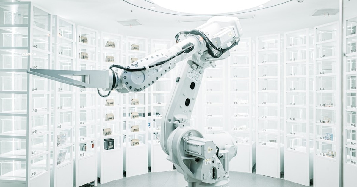 【2026年5月最新】AGI（汎用人工知能）とは？AIとの違い・実現時期・ビジネスへの影響をわかりやすく解説