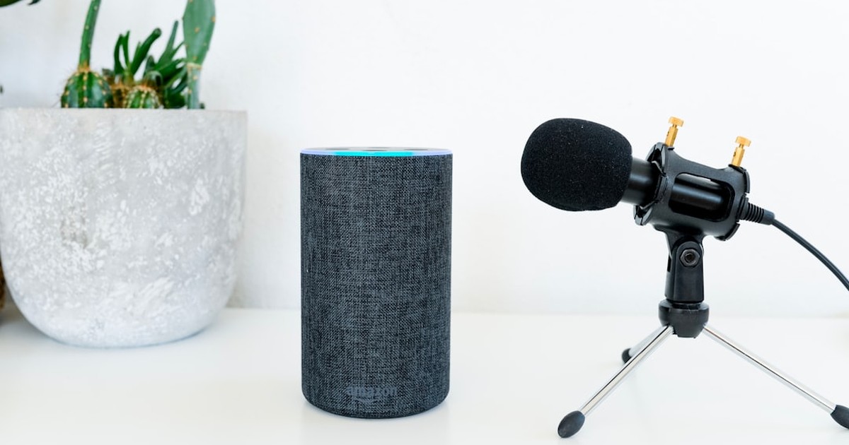 【2026年5月最新】ChatGPTの音声入力・音声会話機能を徹底解説｜設定方法・業務活用・Claude Codeとの使い分け