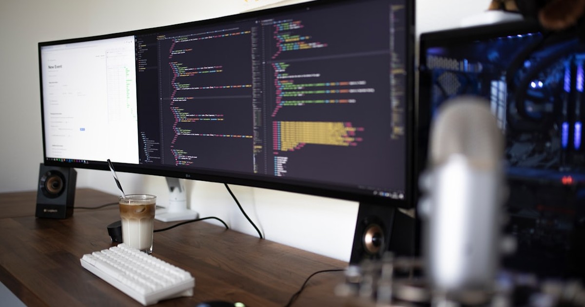 【2026年8月最新】JavaとJavaScriptの違いとは？非エンジニア経営者がClaude Code活用前に知るべき基礎知識