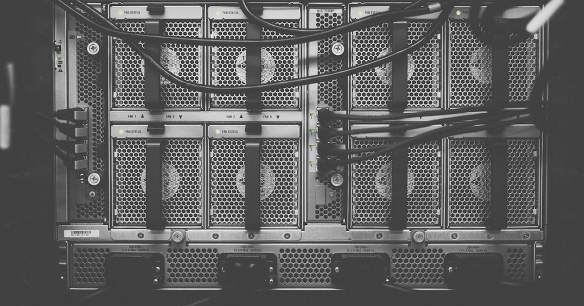 【2026年8月最新】MySQLのCREATE TABLE文とは？テーブル作成の基本とデータベース設計を業務目線で理解する