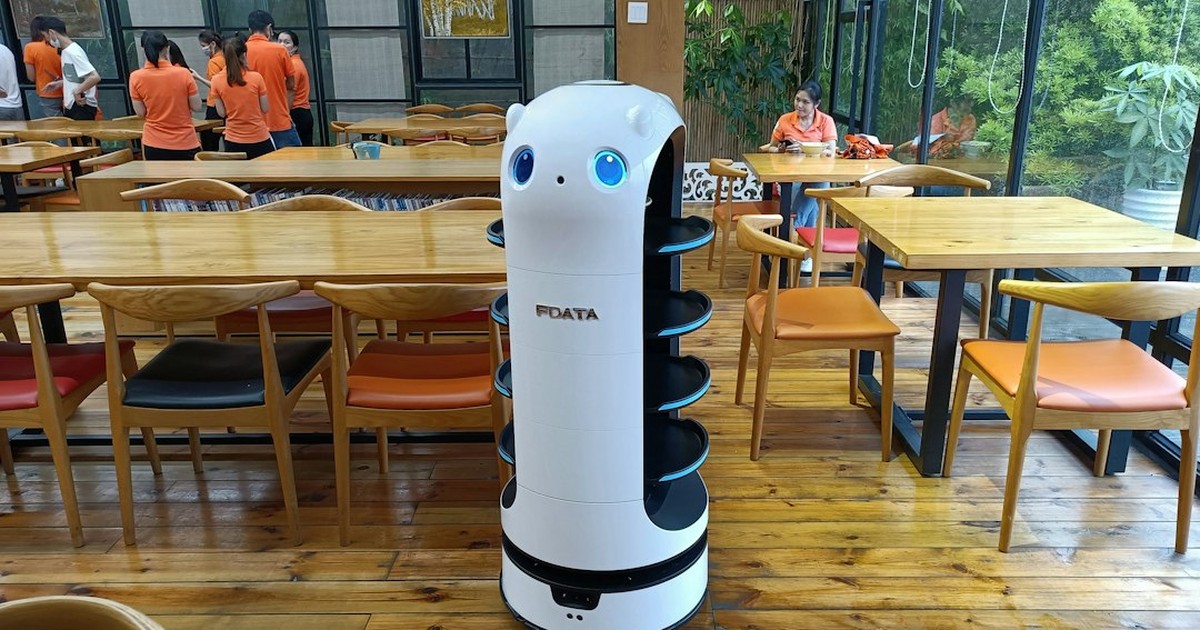 【2026年10月最新】「変なホテル」のAI導入はなぜ失敗したのか？ロボット243体→85体から学ぶ業務自動化の教訓