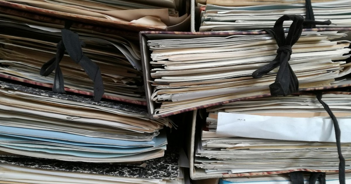 【2026年10月最新】失業保険の必要書類とは？退職時に会社が準備する離職票・資格喪失届の手続きと期限を社労士事務所向けに解説｜退職手続きの下準備をAIに任せる方法